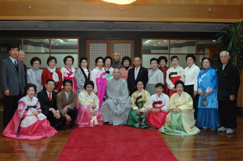 2010.02.22_조계사 신도회 임원 예방 (13)